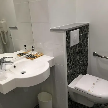巴尔顿餐厅酒店 3* 圣马塞尔